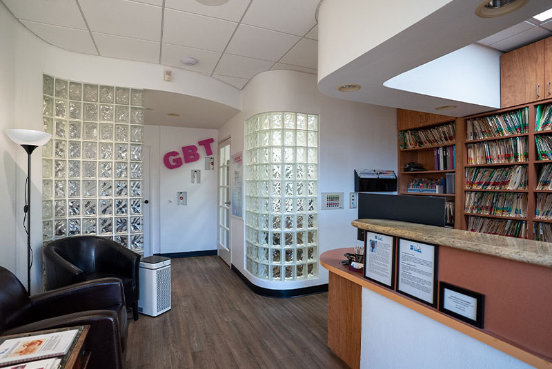 Wright Perio & Implants